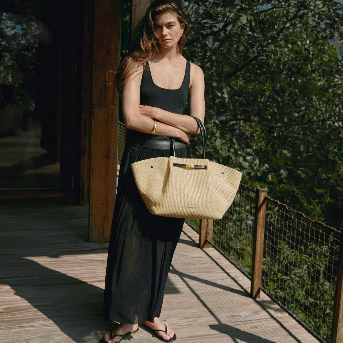 2500x2500 New_York_Warm_Raffia_Black_Smooth_PF25_Campaign_copy