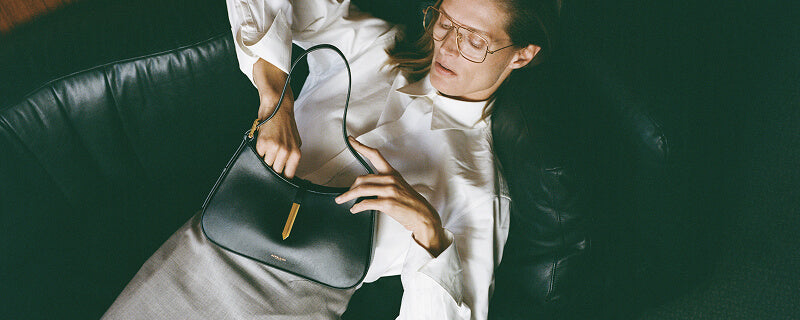 care mobile Tokyo_Black_Smooth_AW25_Campaign