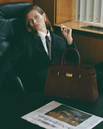 1600x2000 Midi_Hudson_mocha_suede_AW25_Campaign