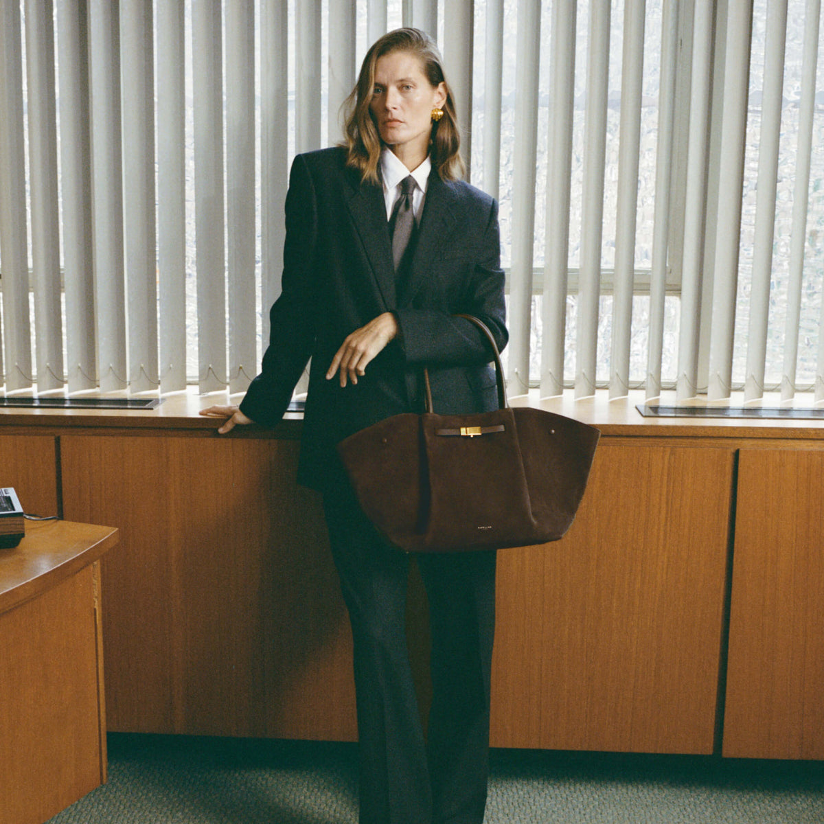 2500x2500 New_York_Mocha_Suede_and_Smooth_AW25_Campaign_5acedc0e 11b1 43d3 a808 b29b2193a35b
