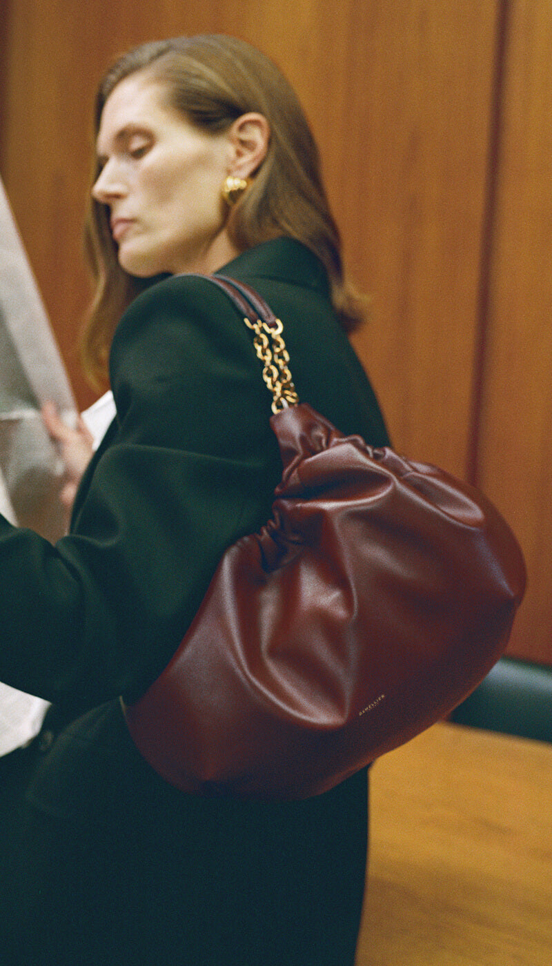 800x1400 Midi_Miami_Burgundy_Smooth_AW25_Campaign