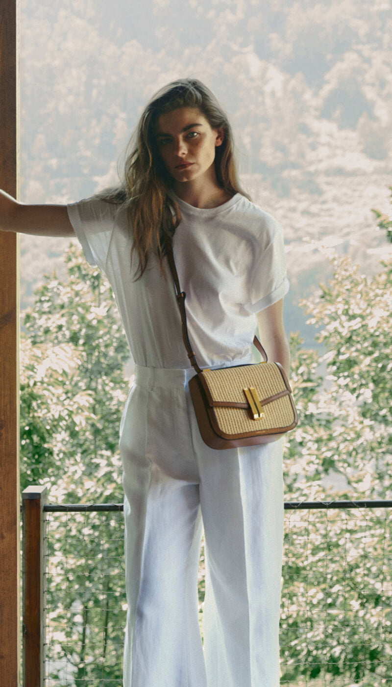 800x1400 Vancouver_Warm_Raffia_Tan_Smooth_PF25_Campaign_copy