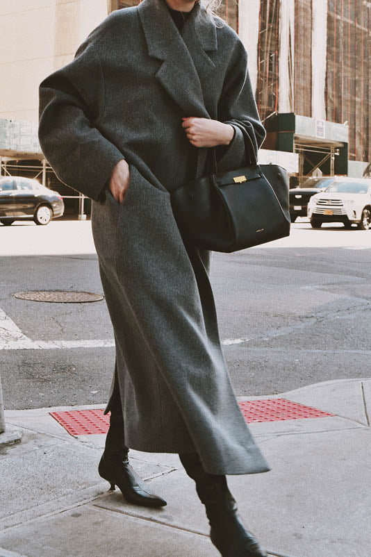 ChristieTyler_Midi New York black small grain1