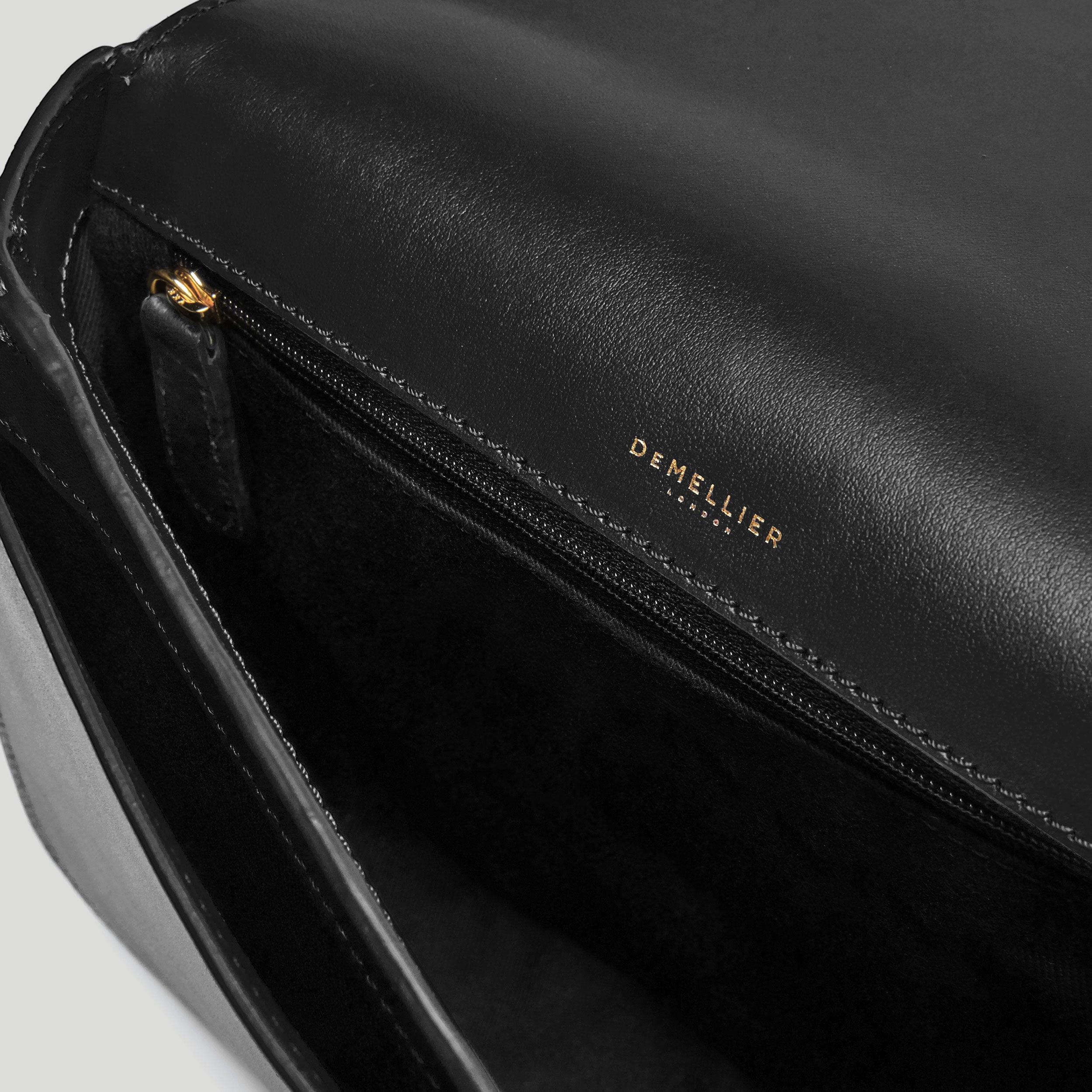 The-Vancouver-bag-black-smooth