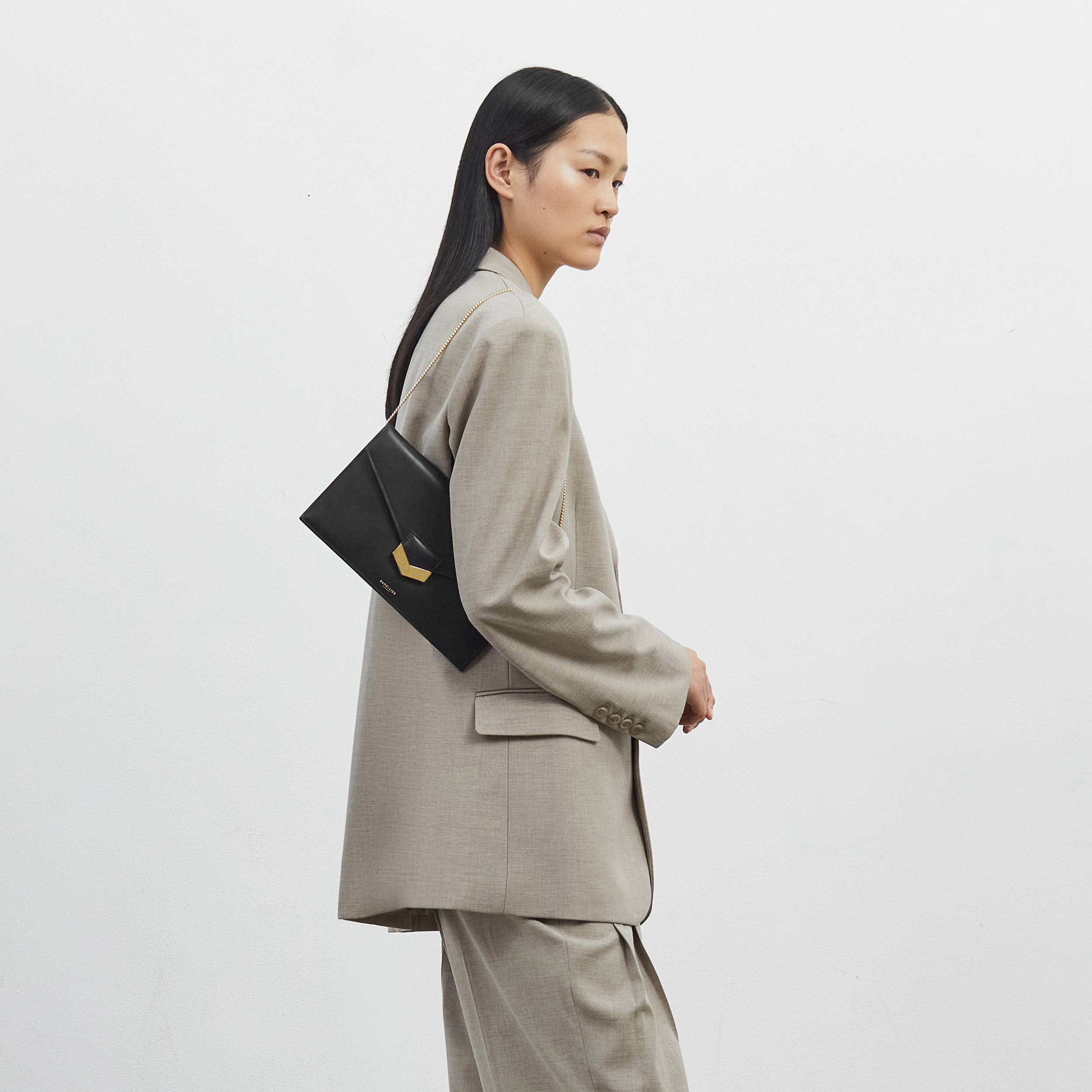 バッグ DEMELLIER LONDON ShearlingSmooth Clutch The London Clutch | Natural Raffia Black Smooth | DeMellier